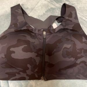 Black camo elite sports bra